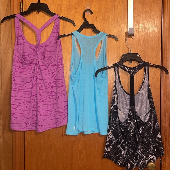 •OLD NAVY•BUNDLE OF 3-ACTIVEWEAR TANK TOPS SIZE S-M EUC - Picture 3 of 14